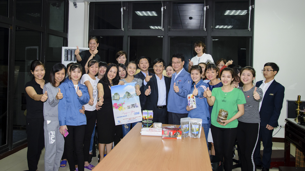 Công ty CP Đầu tư – Thương mại Thịnh Long: Tặng quà Tết cho lao động tại Đài Loan – Ấm lòng người xa xứ